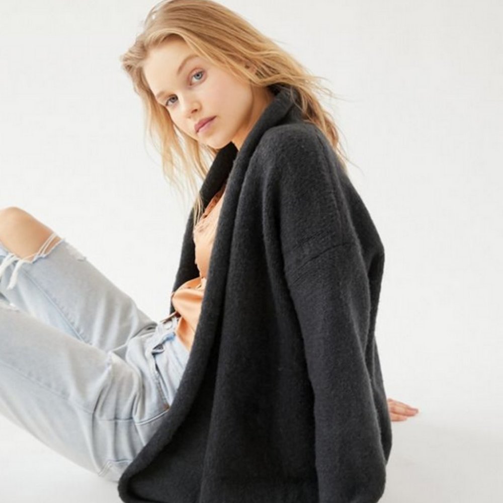 Urban outfitters Cozy Black Cardigan - M NWT